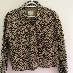 AEO🤍 Cheetah print button up top
